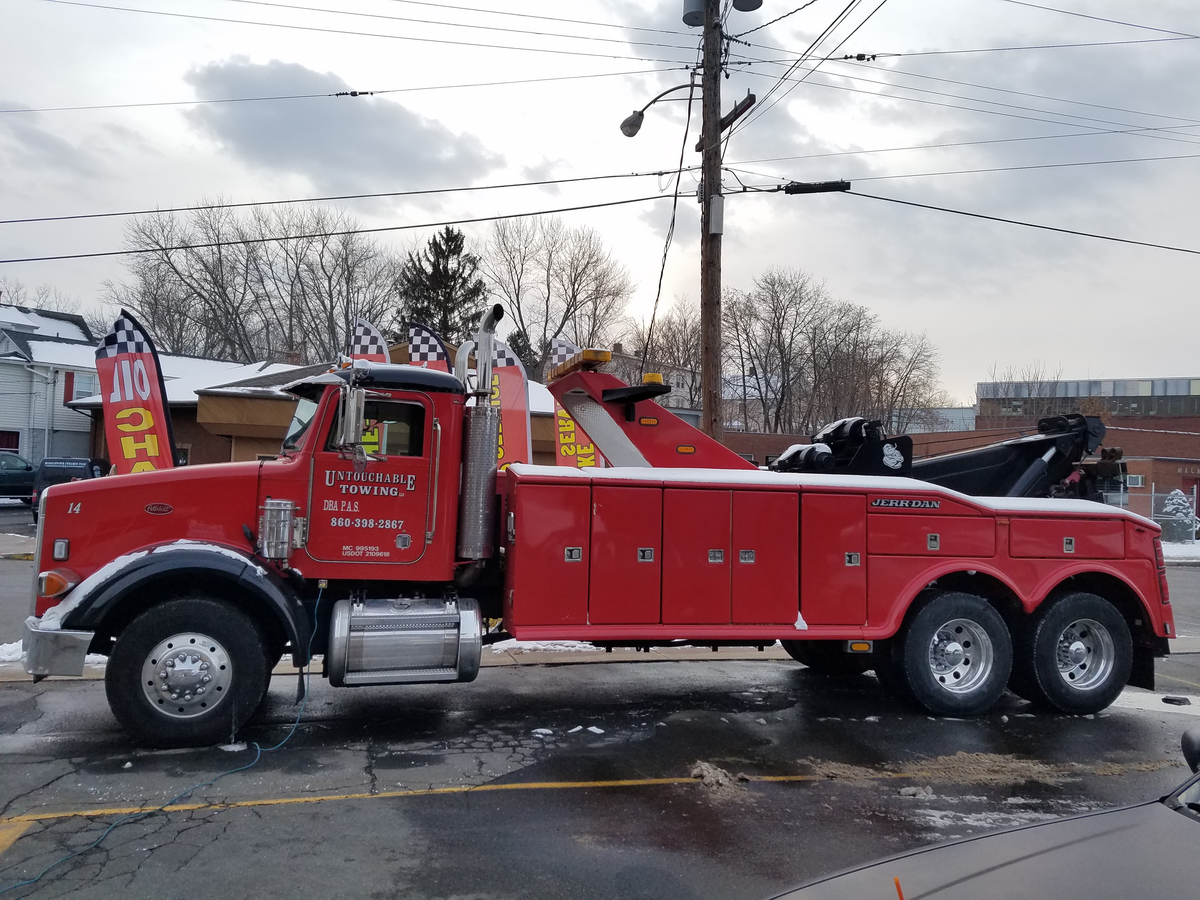 Connecticut Tow (Middletown, CT) on TruckDown
