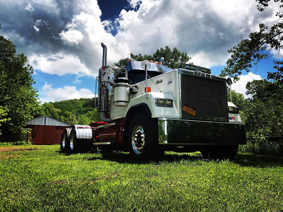 Class 8 Diesel LLC (Knoxville, TN) on TruckDown