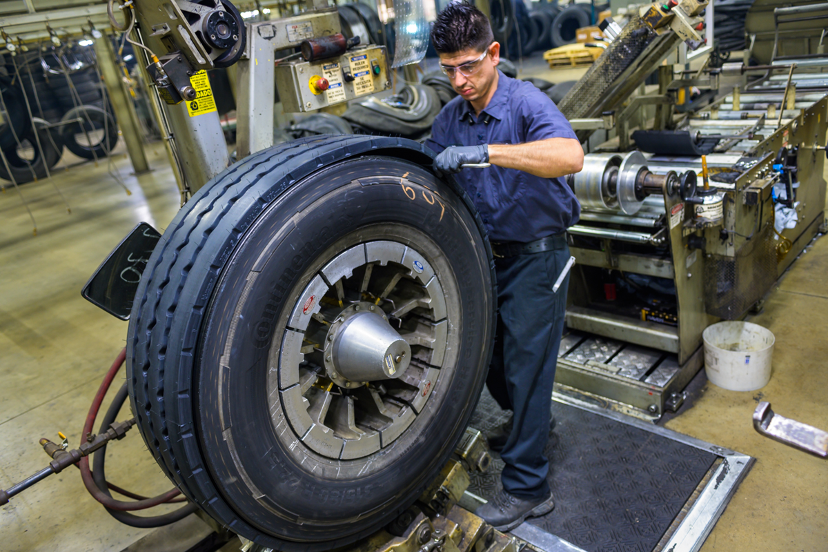 Bauer Built Tire & Service (Cedar Rapids, IA) on TruckDown