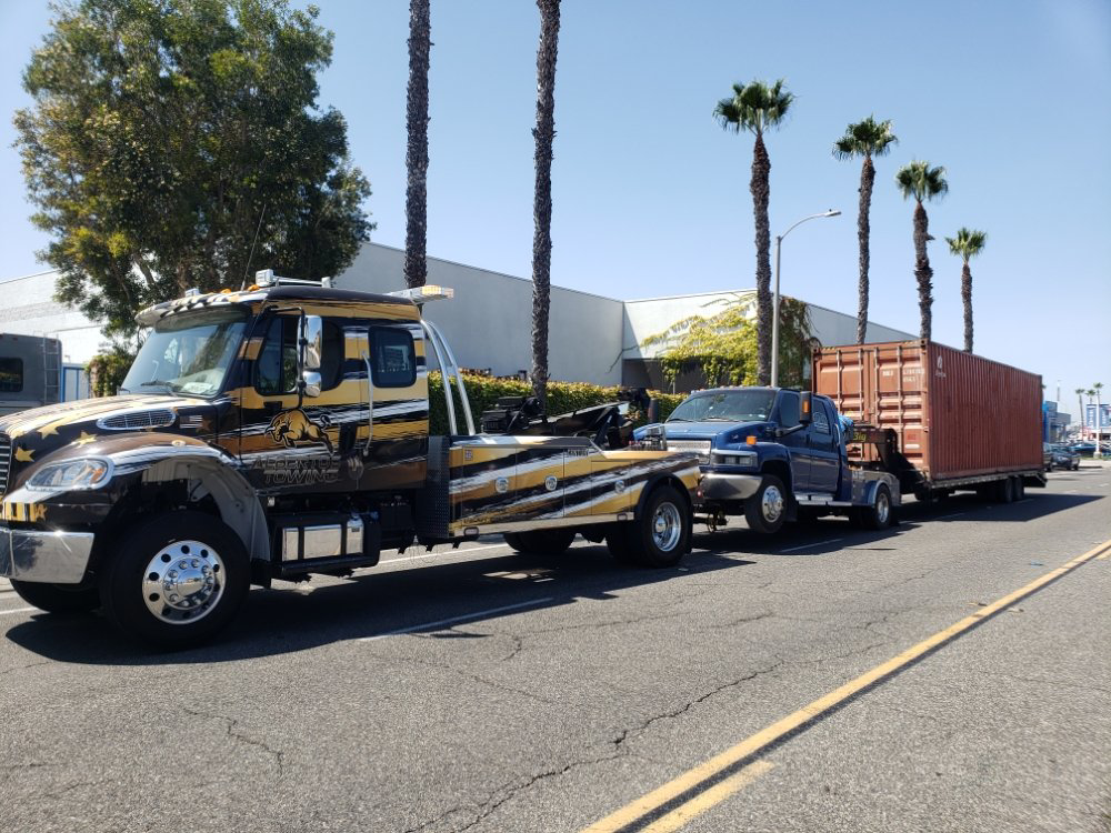 Albertos Towing (Orange, CA) on TruckDown